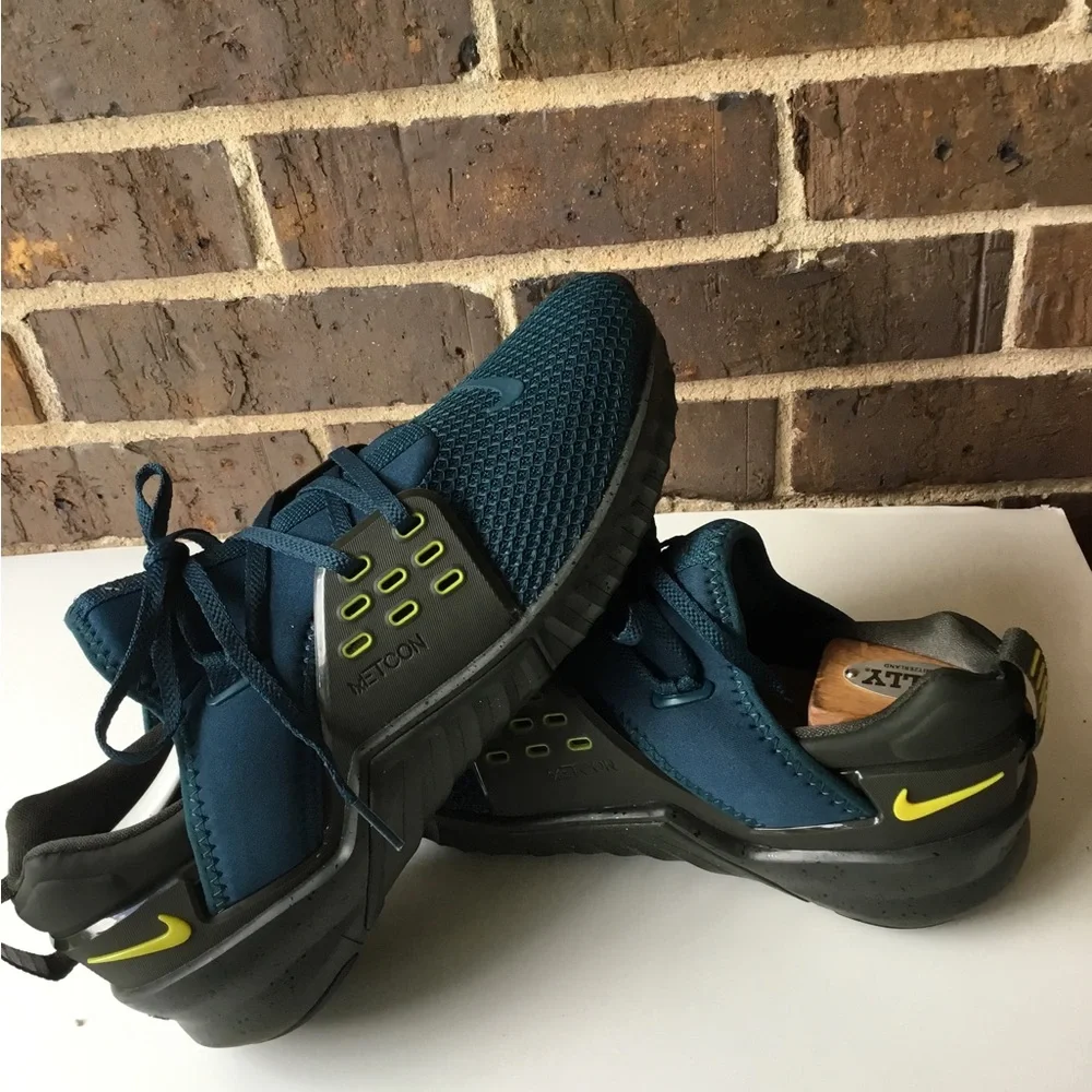 Nike breathable teal